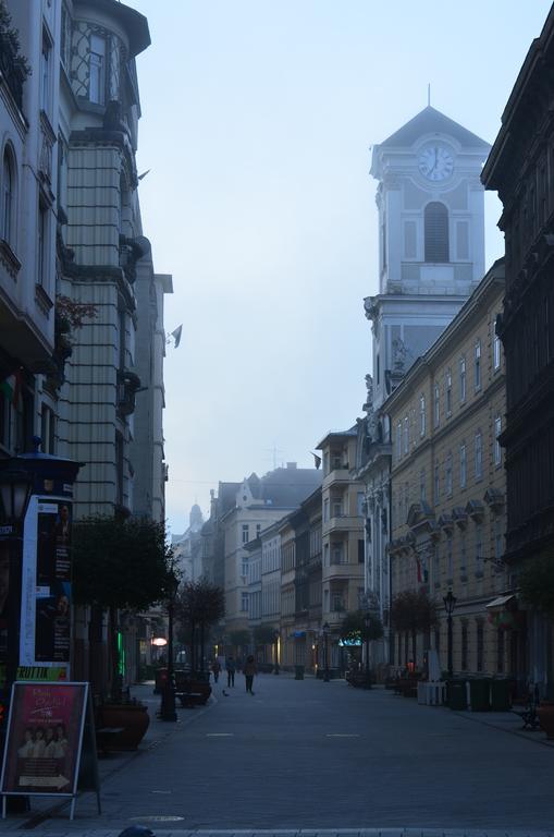 Váci Street Downtown Apartments Budapeste Exterior foto